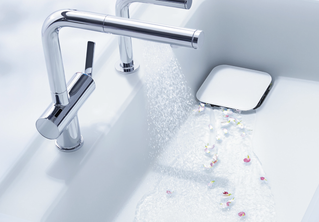 気配りが随所に光る、優しいデザイン思想がシンクや水栓に宿る