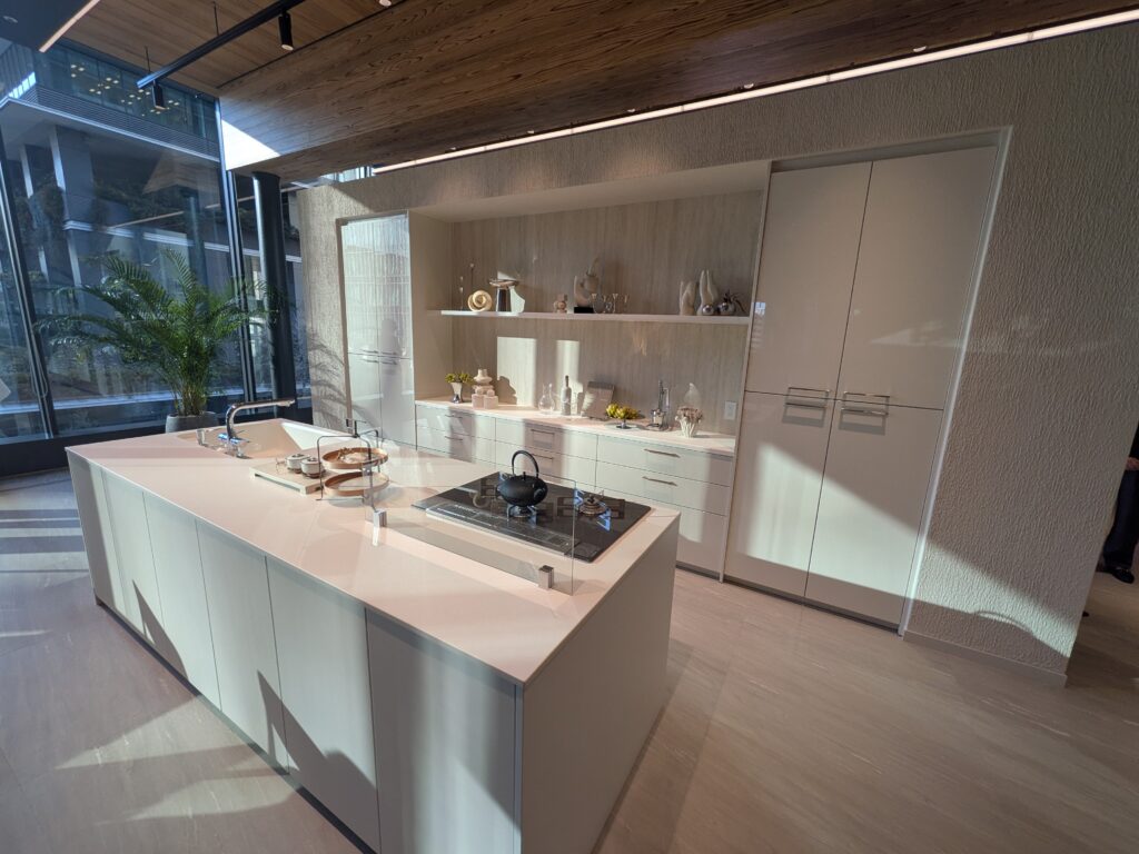 トクラスフラグシップモデル_コラージア