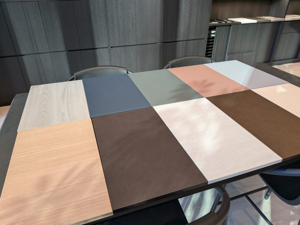 トクラスで選ぶことのできる扉柄は100色を超える！