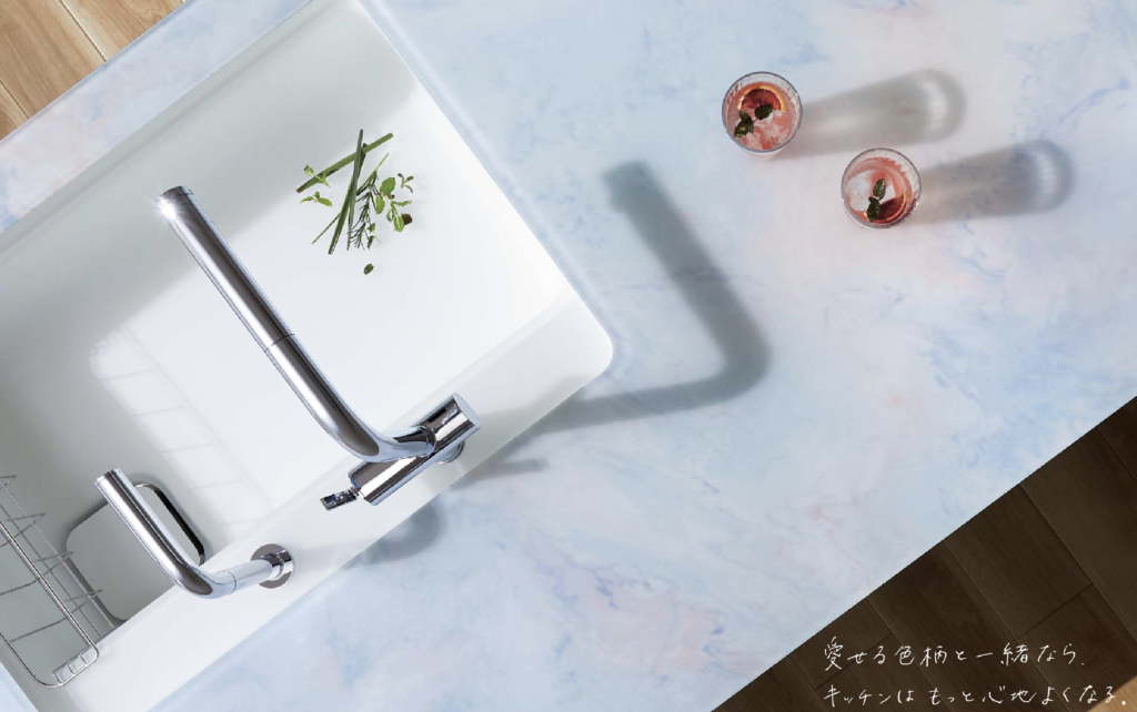 愛せる色柄と一緒なら、キッチンはもっと心地よくなる。